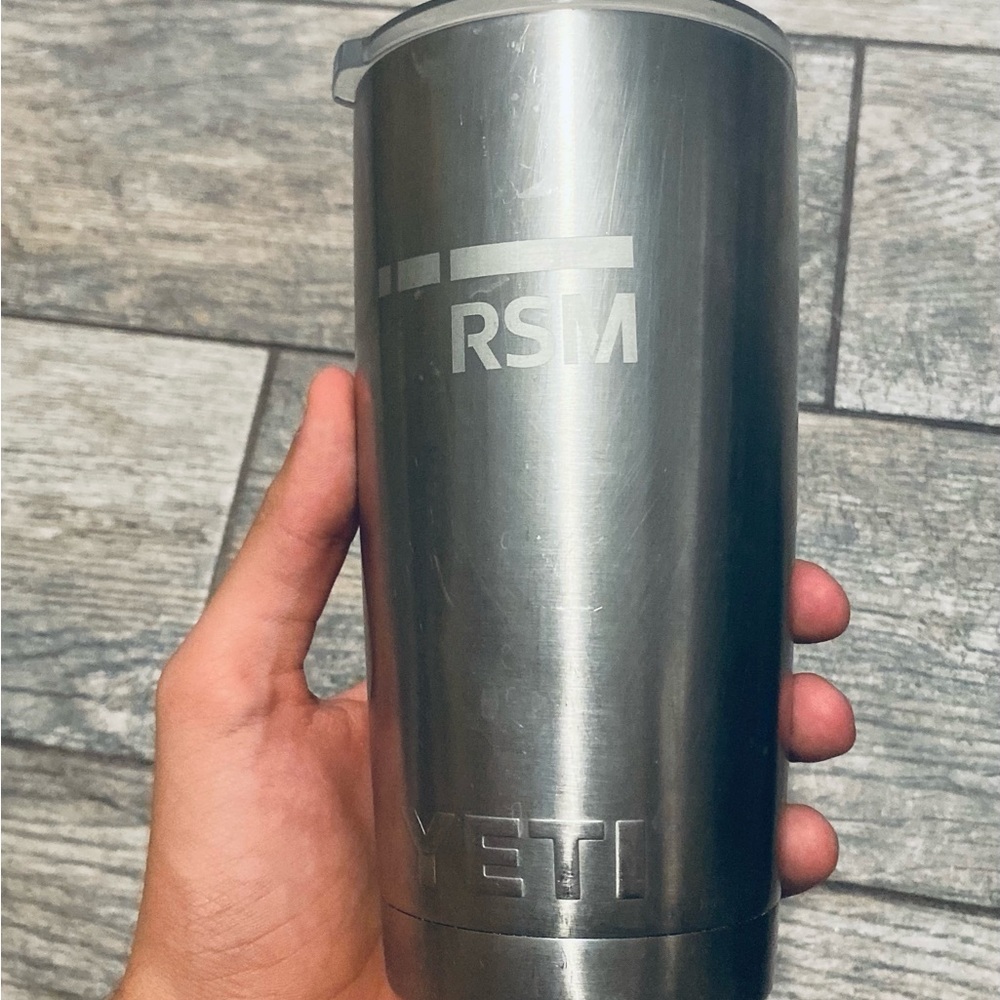 Yeti Rambler Tumbler Cooler Cup Large